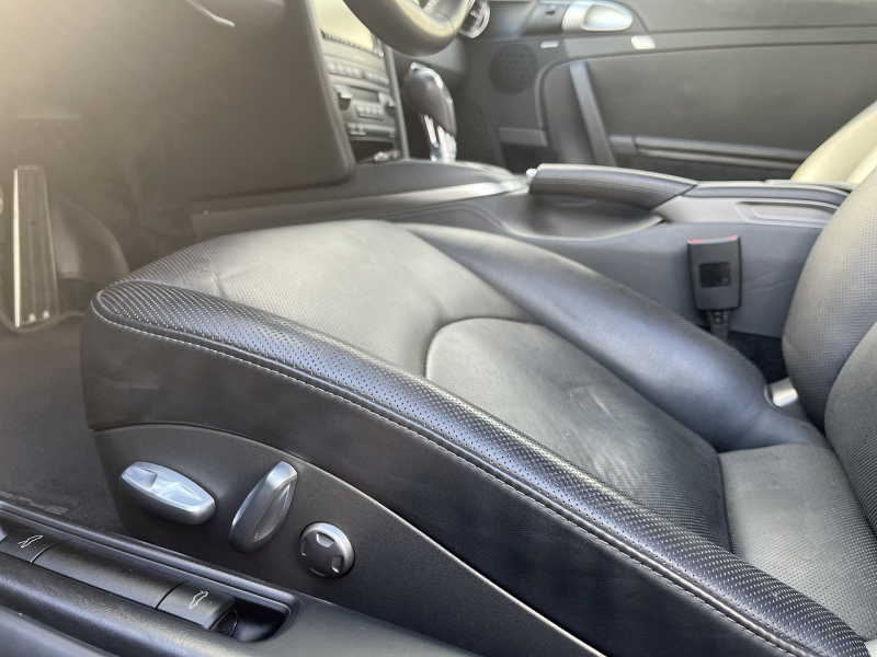 ポルシェ 911(Type997) ターボ PDK 左ハンドル 低走行