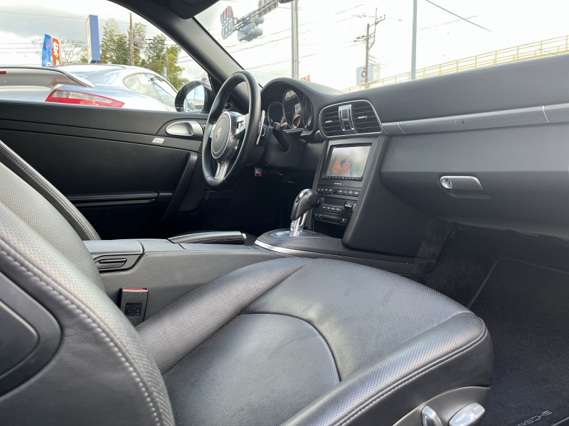 ポルシェ 911(Type997) ターボ PDK 左ハンドル 低走行