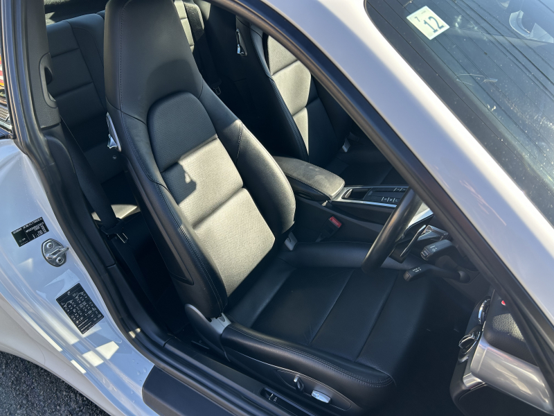 ポルシェ 911(Type991.2) カレラ　PDK　右H　スポーツクロノPKG　スポーツエグゾースト　スパイダー20インチアルミホイール　GTスポーツステアリング　レザーシート　シートヒーター