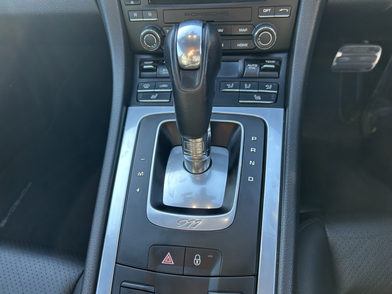 ポルシェ 911(Type991.2) カレラ　PDK　右H　スポーツクロノPKG　スポーツエグゾースト　スパイダー20インチアルミホイール　GTスポーツステアリング　レザーシート　シートヒーター