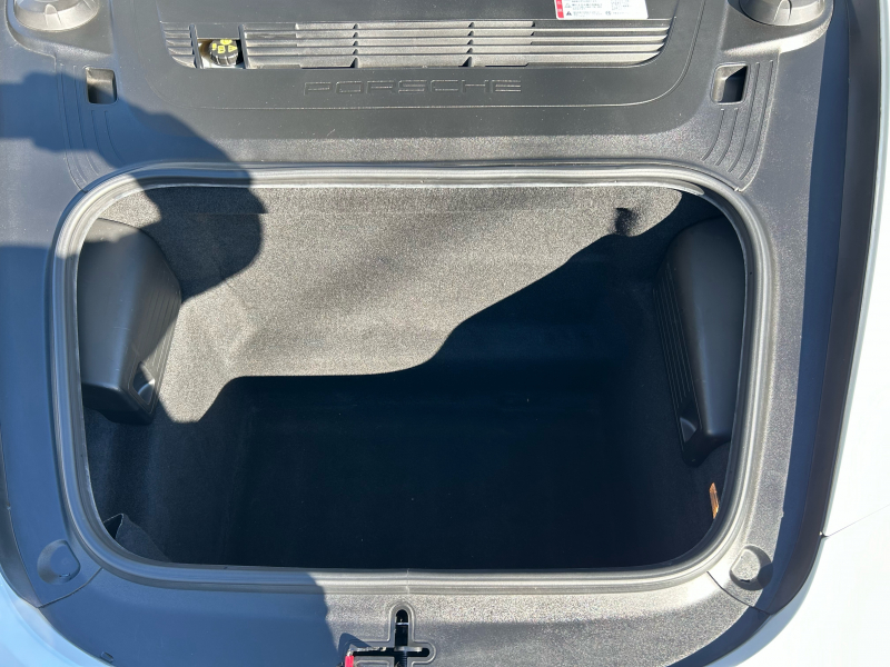 ポルシェ 911(Type991.2) カレラ　PDK　右H　スポーツクロノPKG　スポーツエグゾースト　スパイダー20インチアルミホイール　GTスポーツステアリング　レザーシート　シートヒーター