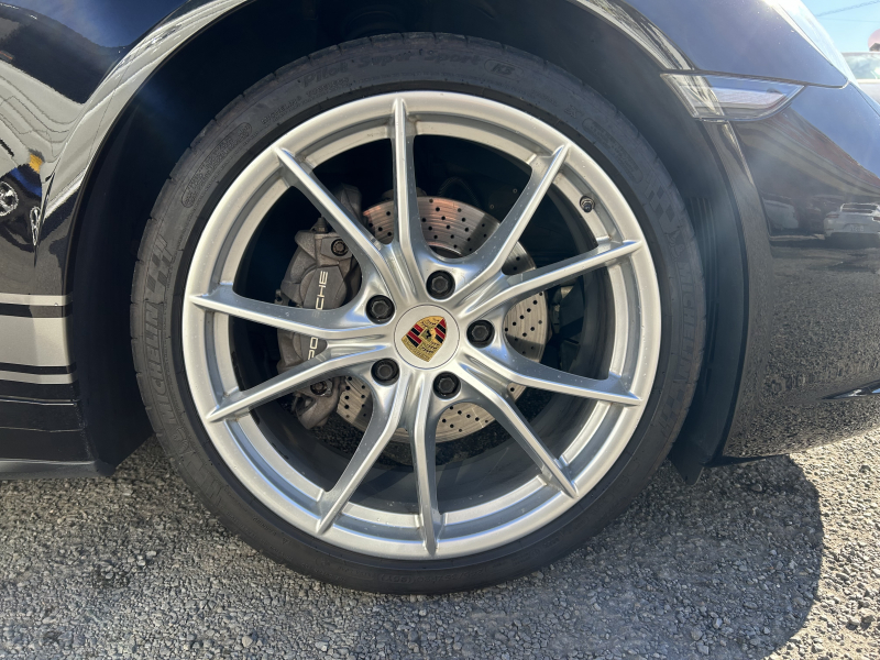ポルシェ 911(Type991.2) カレラ4　PDK　右H　スポーツクロノPKG　スポ－ツエグゾースト　アダプティブクルーズコントロール　レザーインテリア　パワーステアリングプラス　GTスポーツステアリング　カレラS20インチアルミホイール　　　　　　　