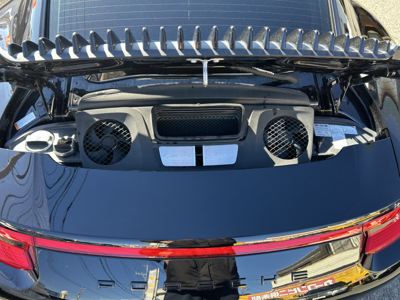 ポルシェ 911(Type991.2) カレラ4　PDK　右H　スポーツクロノPKG　スポ－ツエグゾースト　アダプティブクルーズコントロール　レザーインテリア　パワーステアリングプラス　GTスポーツステアリング　カレラS20インチアルミホイール　　　　　　　