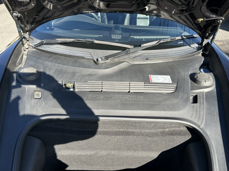 ポルシェ 911(Type991.2) カレラ4　PDK　右H　スポーツクロノPKG　スポ－ツエグゾースト　アダプティブクルーズコントロール　レザーインテリア　パワーステアリングプラス　GTスポーツステアリング　カレラS20インチアルミホイール　　　　　　　