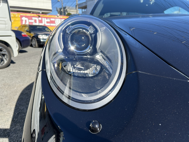 ポルシェ 911(Type991.2) カレラ4　PDK　右H　スポーツクロノPKG　スポ－ツエグゾースト　アダプティブクルーズコントロール　レザーインテリア　パワーステアリングプラス　GTスポーツステアリング　カレラS20インチアルミホイール　　　　　　　