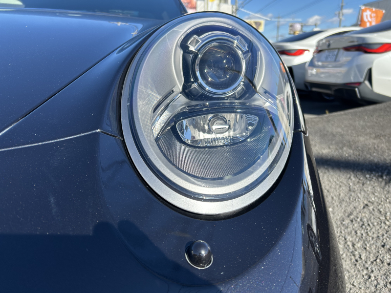 ポルシェ 911(Type991.2) カレラ4　PDK　右H　スポーツクロノPKG　スポ－ツエグゾースト　アダプティブクルーズコントロール　レザーインテリア　パワーステアリングプラス　GTスポーツステアリング　カレラS20インチアルミホイール　　　　　　　