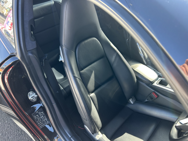 ポルシェ 911(Type991.2) カレラ4　PDK　右H　スポーツクロノPKG　スポ－ツエグゾースト　アダプティブクルーズコントロール　レザーインテリア　パワーステアリングプラス　GTスポーツステアリング　カレラS20インチアルミホイール　　　　　　　