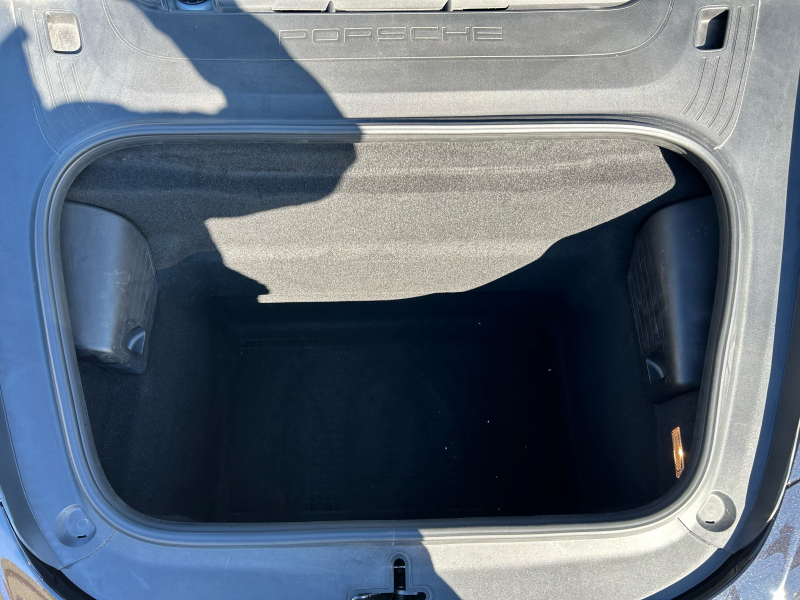 ポルシェ 911(Type991.2) カレラ4　PDK　右H　スポーツクロノPKG　スポ－ツエグゾースト　アダプティブクルーズコントロール　レザーインテリア　パワーステアリングプラス　GTスポーツステアリング　カレラS20インチアルミホイール　　　　　　　