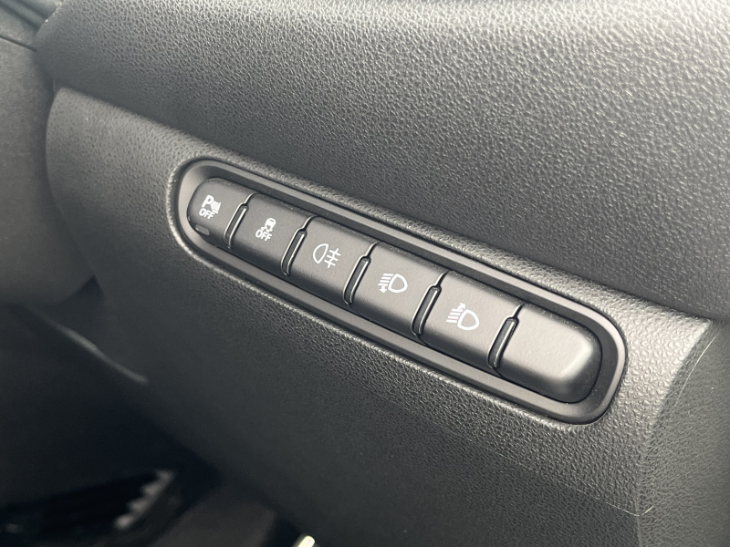 アバルト 500e ツーリズモ BEV車両