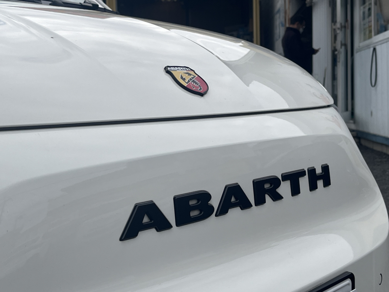 アバルト 500e ツーリズモ BEV車両