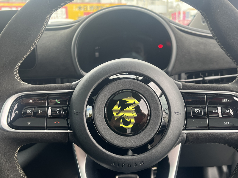 アバルト 500e ツーリズモ BEV車両