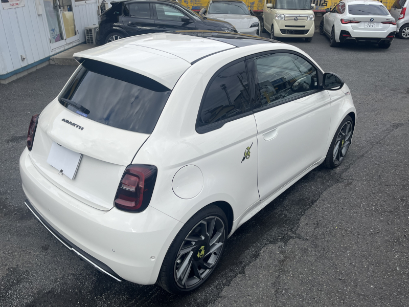 アバルト 500e ツーリズモ BEV車両