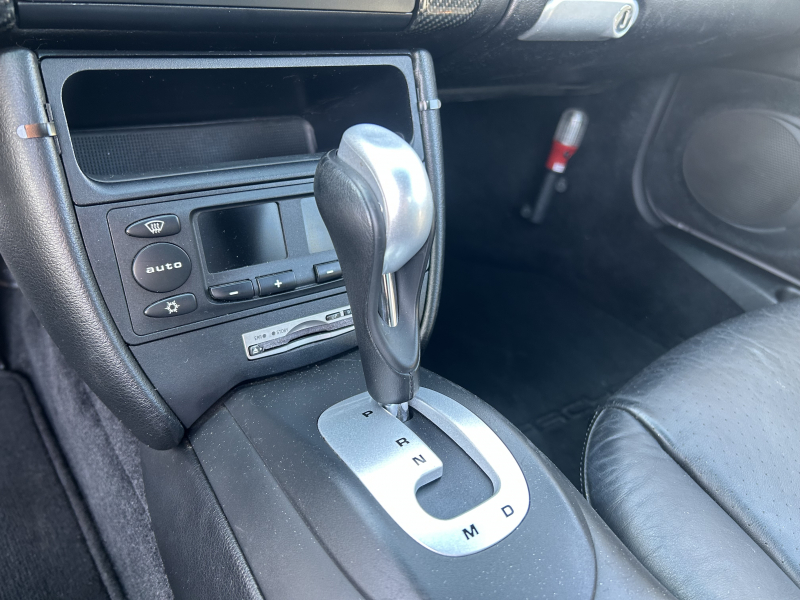 ポルシェ 911(Type996) カレラ　Tiptronic　右H　18インチアルミホイール　車高調　社外マフラー　社外テール