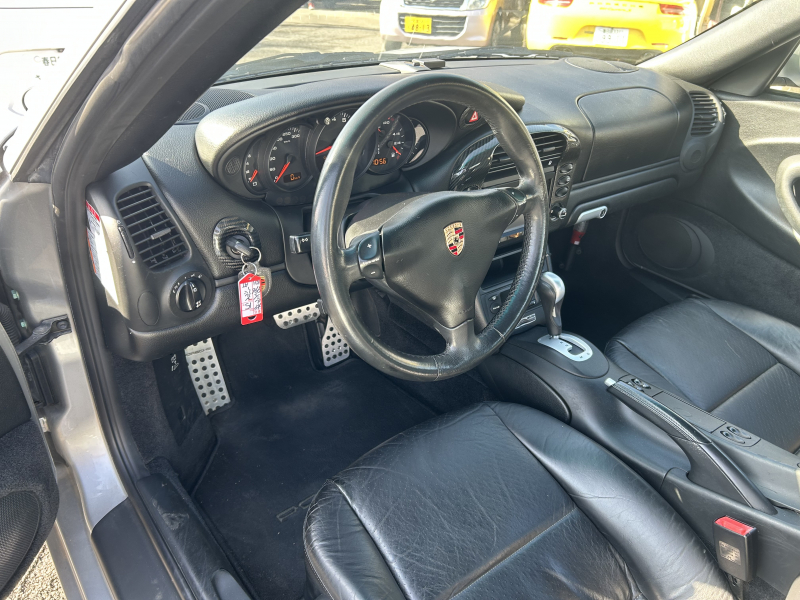 ポルシェ 911(Type996) カレラ　Tiptronic　右H　18インチアルミホイール　車高調　社外マフラー　社外テール