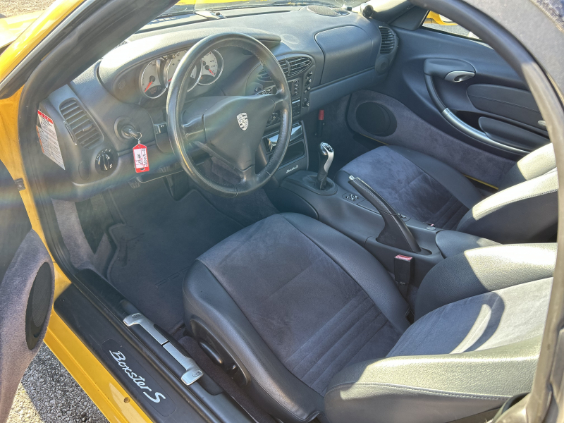 ポルシェ ボクスター(Type986) ボクスターS　左H　6MT　シートヒーター　レッドキャリパー