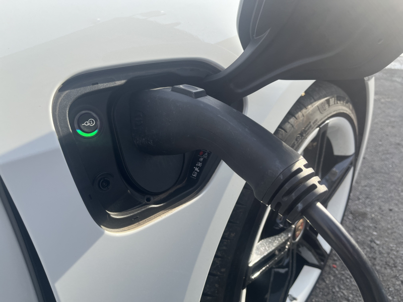 ポルシェ タイカン ターボ 4シート 4WD　右H　スポクロ　パノラマ　PSCB