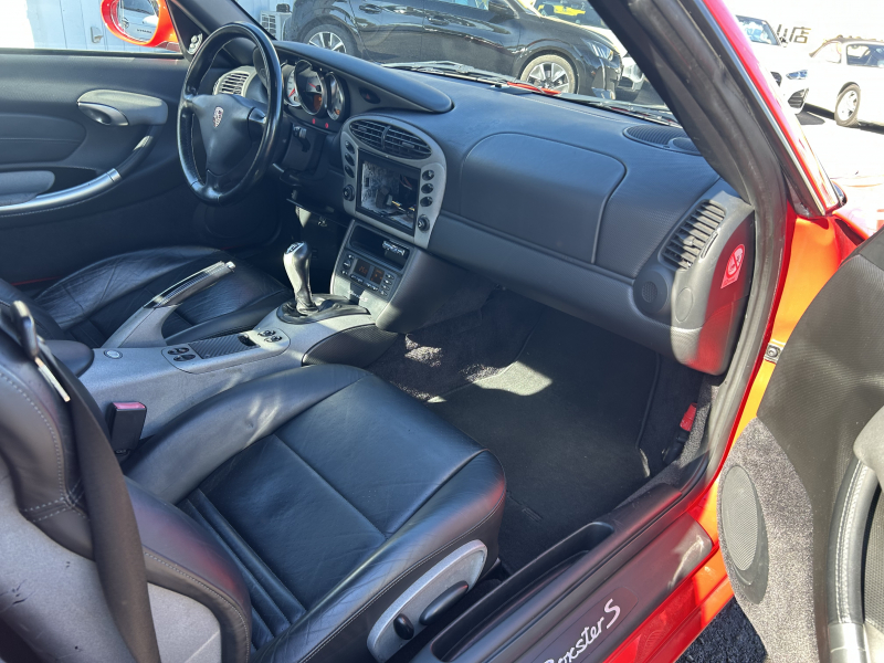 ポルシェ ボクスター(Type986) ボクスターS　左H　6MT 　レッドキャリパー　スポーツシート　車高調