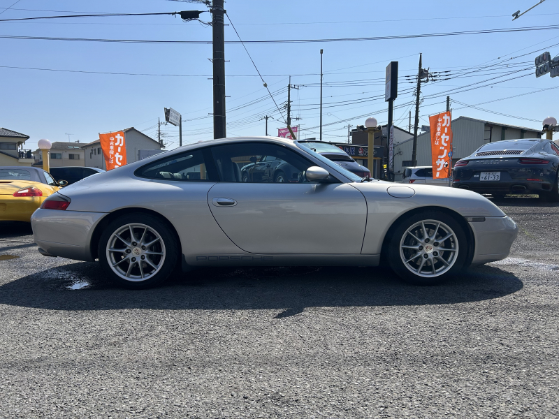 ポルシェ 911(Type996) カレラ　左H　6MT　レザーシート　地デジナビ　バックカメラ