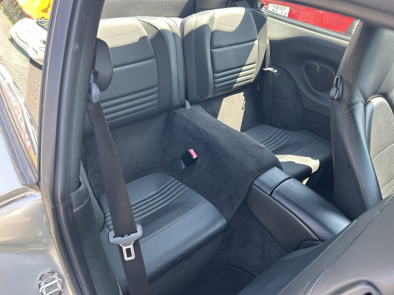 ポルシェ 911(Type996) カレラ　左H　6MT　レザーシート　地デジナビ　バックカメラ