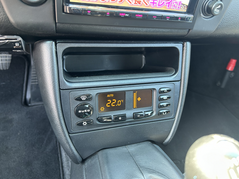 ポルシェ 911(Type996) カレラ　左H　6MT　レザーシート　地デジナビ　バックカメラ