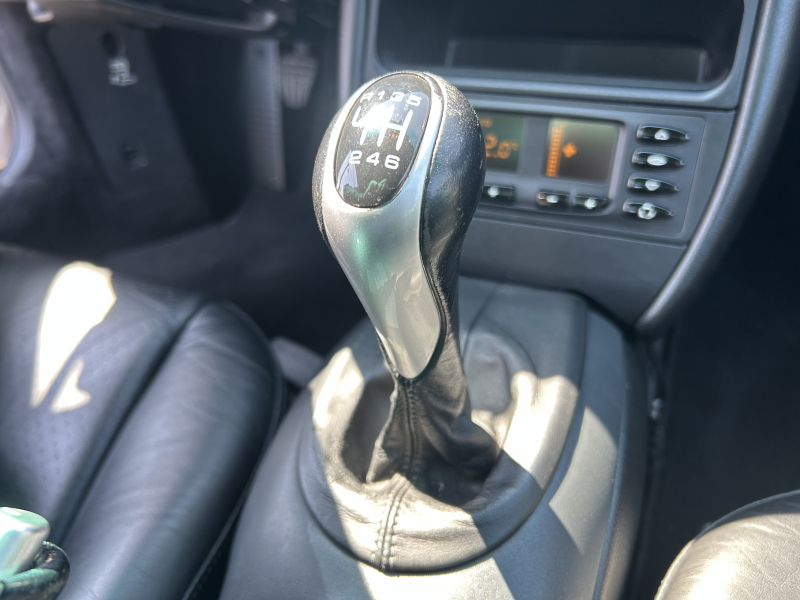 ポルシェ 911(Type996) カレラ　左H　6MT　レザーシート　地デジナビ　バックカメラ