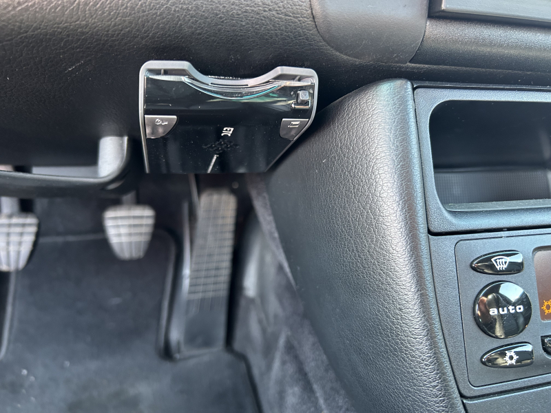 ポルシェ 911(Type996) カレラ　左H　6MT　レザーシート　地デジナビ　バックカメラ