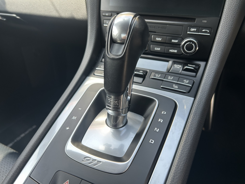 ポルシェ 911(Type991.2) カレラ　スポーツクロノパッケージ　PDK　右ハンドル　黒革　シートヒーター　純正19インチアルミ　純正ナビ