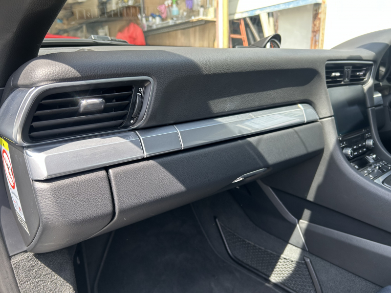 ポルシェ 911(Type991.2) カレラ　スポーツクロノパッケージ　PDK　右ハンドル　黒革　シートヒーター　純正19インチアルミ　純正ナビ