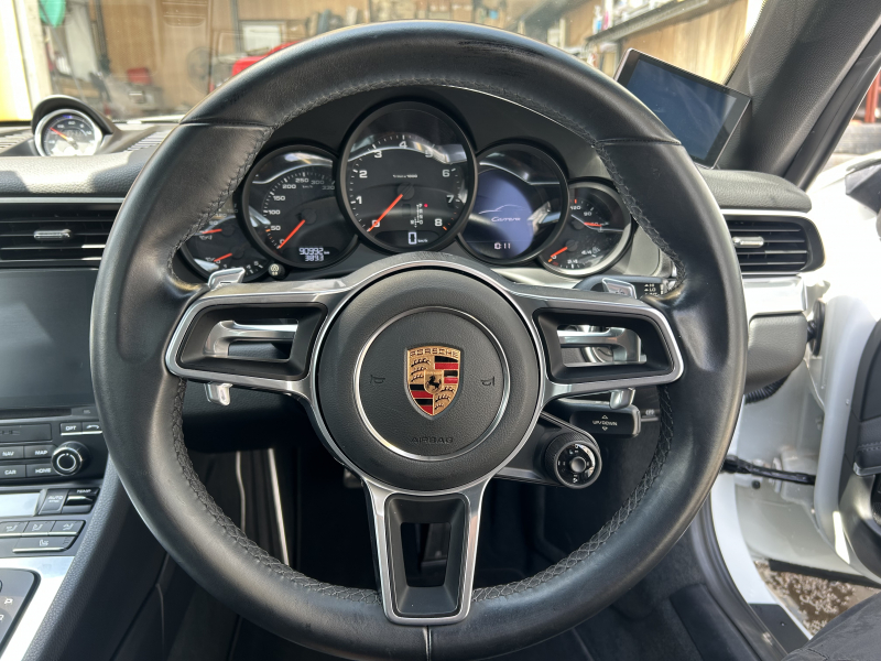 ポルシェ 911(Type991.2) カレラ　スポーツクロノパッケージ　PDK　右ハンドル　黒革　シートヒーター　純正19インチアルミ　純正ナビ