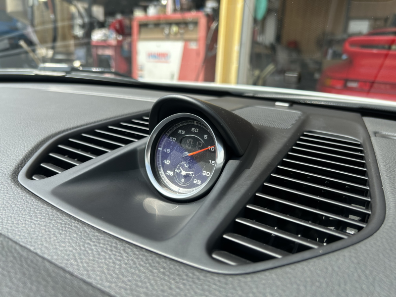 ポルシェ 911(Type991.2) カレラ　スポーツクロノパッケージ　PDK　右ハンドル　黒革　シートヒーター　純正19インチアルミ　純正ナビ