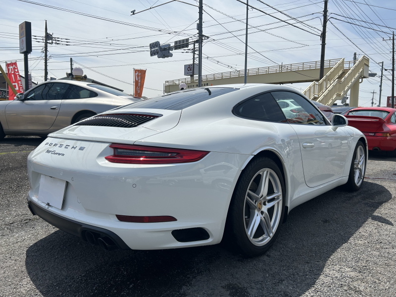 ポルシェ 911(Type991.2) カレラ　スポーツクロノパッケージ　PDK　右ハンドル　黒革　シートヒーター　純正19インチアルミ　純正ナビ
