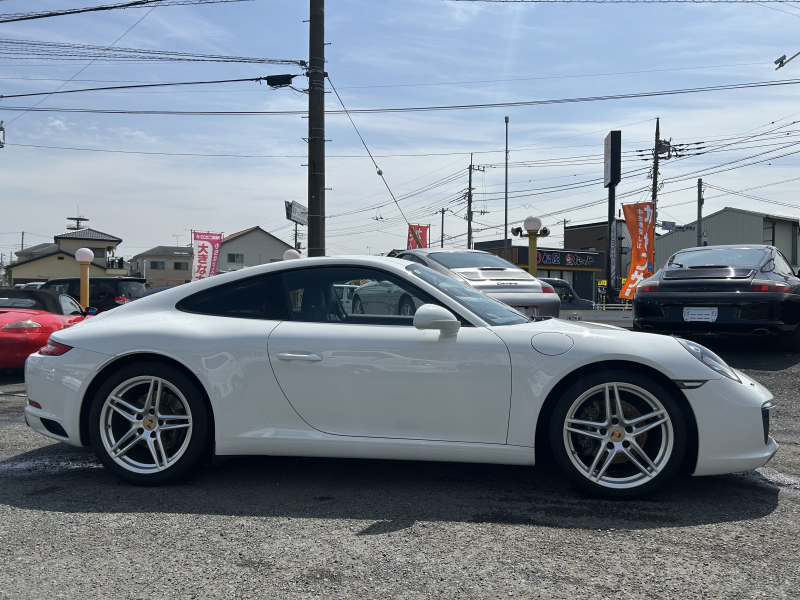 ポルシェ 911(Type991.2) カレラ　スポーツクロノパッケージ　PDK　右ハンドル　黒革　シートヒーター　純正19インチアルミ　純正ナビ