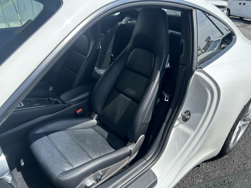 ポルシェ 911(Type991.2) カレラ　スポーツクロノパッケージ　PDK　右ハンドル　黒革　シートヒーター　純正19インチアルミ　純正ナビ