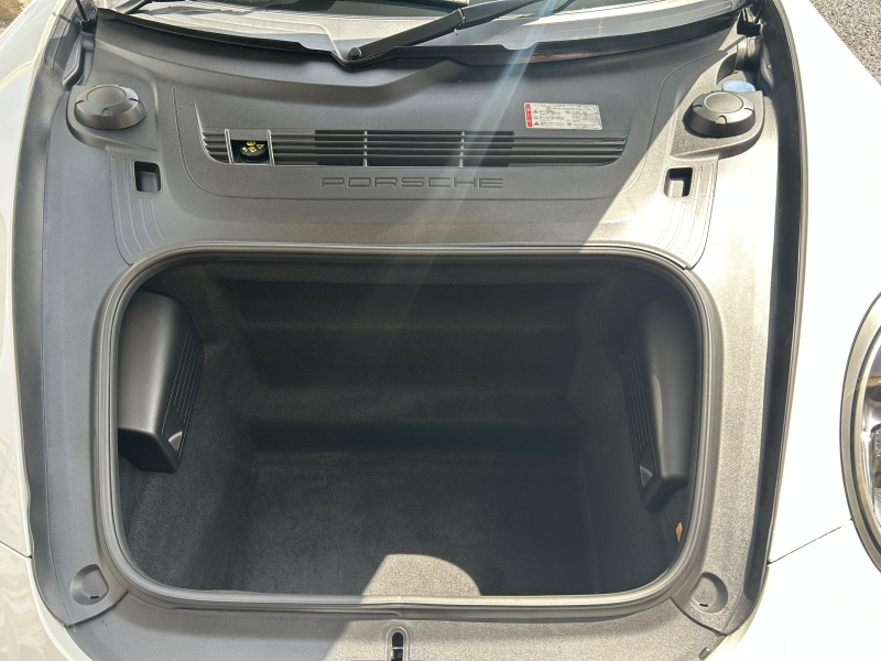 ポルシェ 911(Type991.2) カレラ　スポーツクロノパッケージ　PDK　右ハンドル　黒革　シートヒーター　純正19インチアルミ　純正ナビ