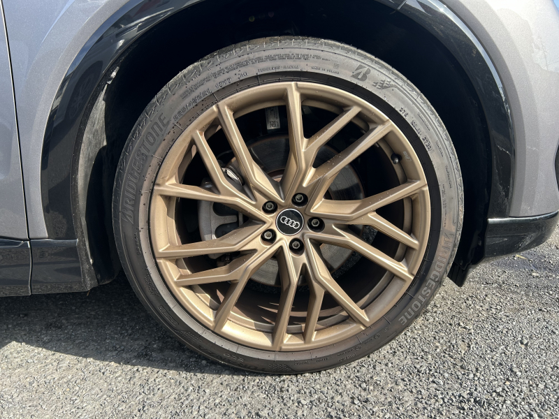 アウディ e-tron Sportback Q4 e-tron 50 Sportback Sライン　AudiAG21インチアルミ　シートヒーター　パワーバックドア　SONOSサウンド