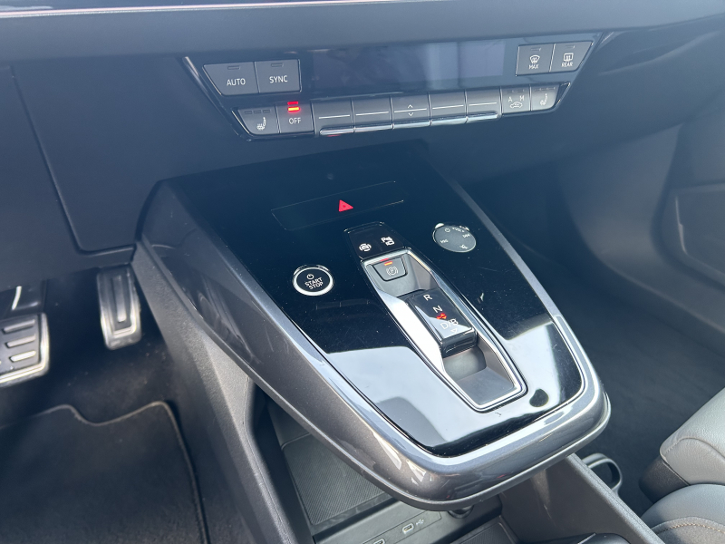 アウディ e-tron Sportback Q4 e-tron 50 Sportback Sライン　AudiAG21インチアルミ　シートヒーター　パワーバックドア　SONOSサウンド