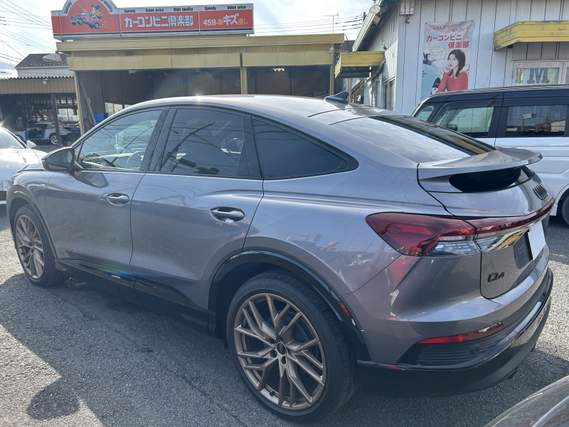 アウディ e-tron Sportback Q4 e-tron 50 Sportback Sライン　AudiAG21インチアルミ　シートヒーター　パワーバックドア　SONOSサウンド