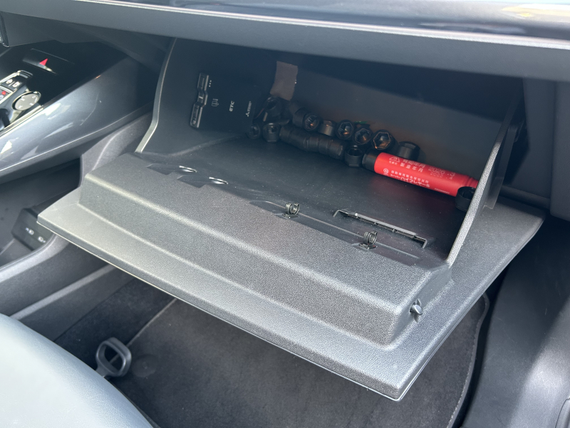 アウディ e-tron Sportback Q4 e-tron 50 Sportback Sライン　AudiAG21インチアルミ　シートヒーター　パワーバックドア　SONOSサウンド