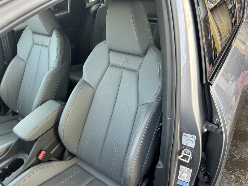 アウディ e-tron Sportback Q4 e-tron 50 Sportback Sライン　AudiAG21インチアルミ　シートヒーター　パワーバックドア　SONOSサウンド