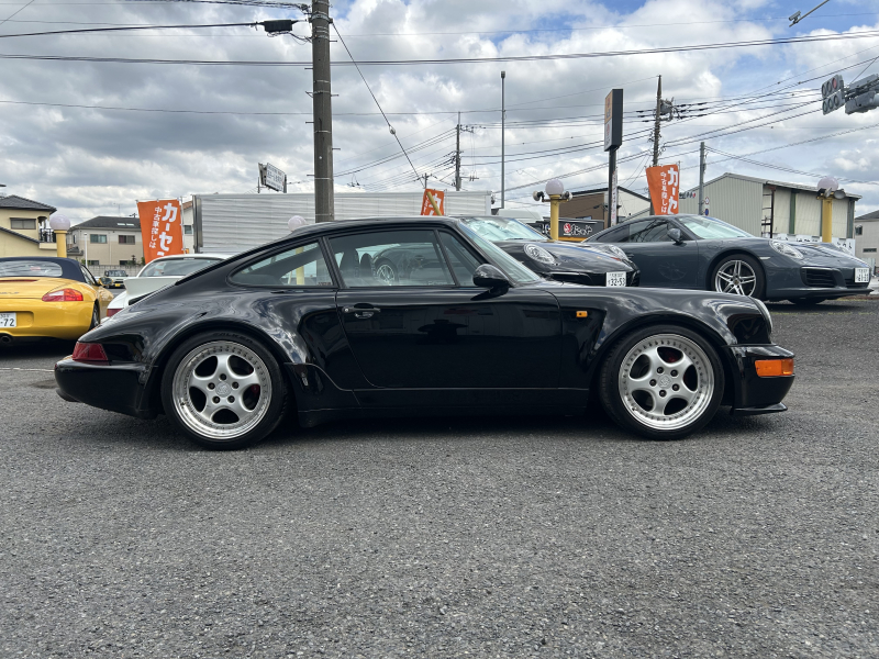 ポルシェ 911(Type964) カレラ4　左H　5MT　ターボルック　18インチアルミ　レカロシート