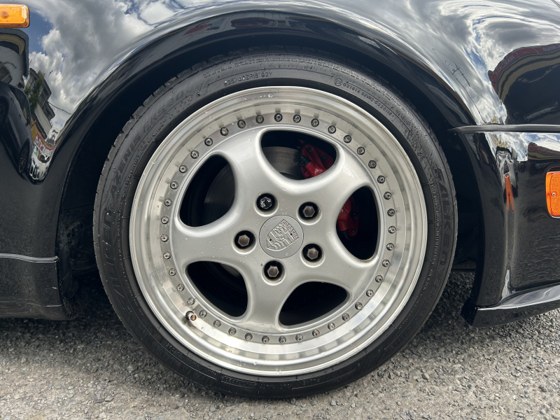 ポルシェ 911(Type964) カレラ4　左H　5MT　ターボルック　18インチアルミ　レカロシート
