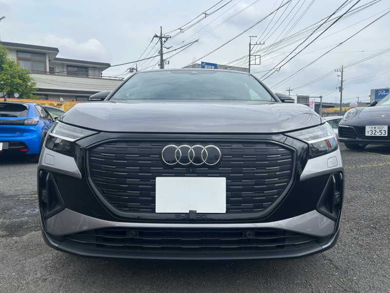 アウディ Q4 e-tron スポーツバック 中古車 40 Sライン　右H　純正20インチアルミ　パノラマサンルーフ　シートヒーター　バーチャルコックピットプラス
