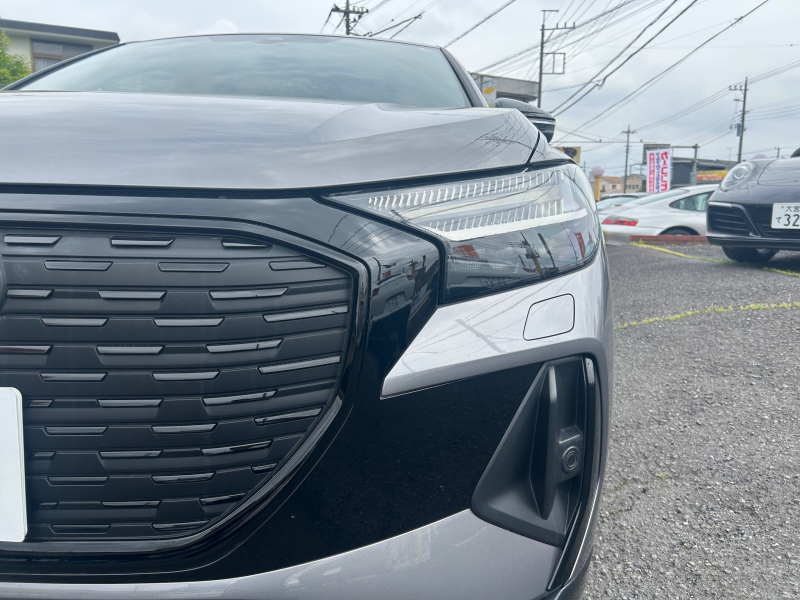 アウディ Q4 e-tron スポーツバック 中古車 40 Sライン　右H　純正20インチアルミ　パノラマサンルーフ　シートヒーター　バーチャルコックピットプラス