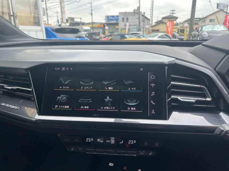 アウディ Q4 e-tron スポーツバック 中古車 40 Sライン　右H　純正20インチアルミ　パノラマサンルーフ　シートヒーター　バーチャルコックピットプラス