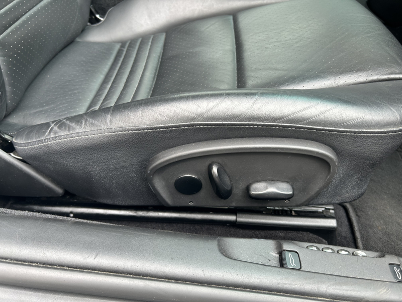 ポルシェ 911(Type996) カレラ4　右H　Tiptronic  サンルーフ　シートヒーター　社外ナビ　バックカメラ