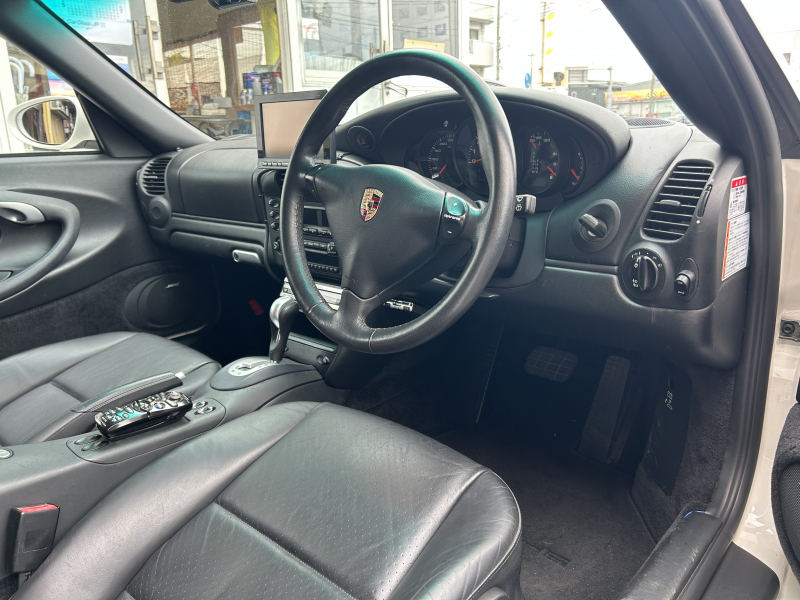 ポルシェ 911(Type996) カレラ4　右H　Tiptronic  サンルーフ　シートヒーター　社外ナビ　バックカメラ