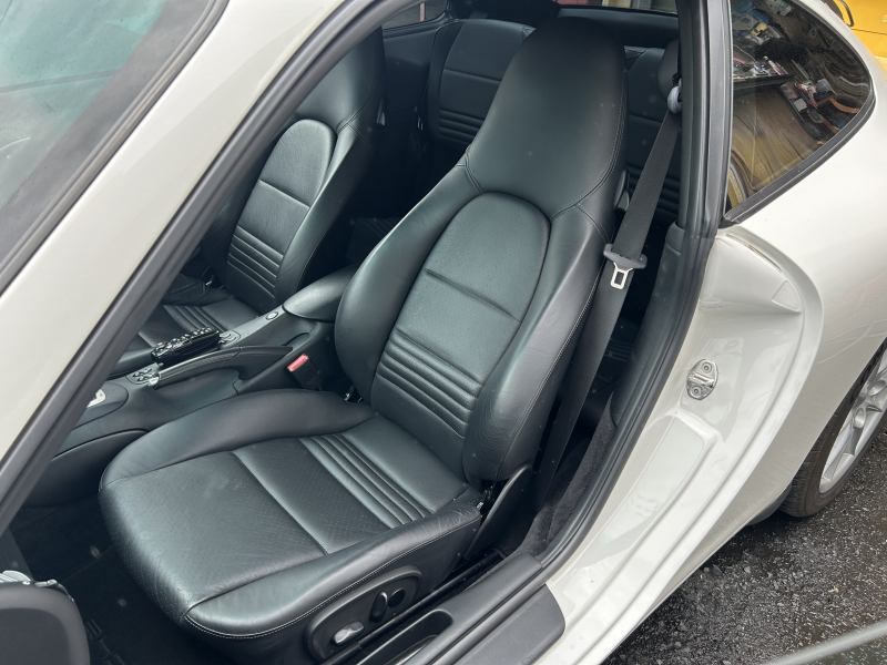 ポルシェ 911(Type996) カレラ4　右H　Tiptronic  サンルーフ　シートヒーター　社外ナビ　バックカメラ