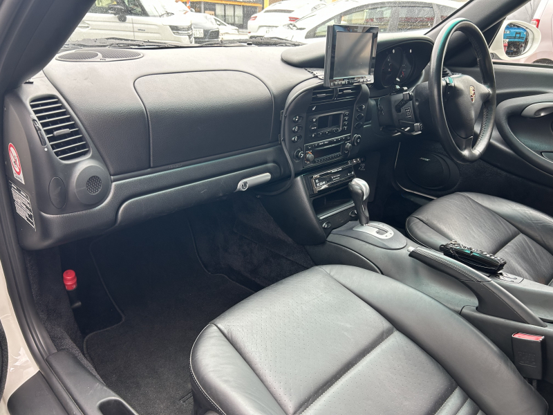 ポルシェ 911(Type996) カレラ4　右H　Tiptronic  サンルーフ　シートヒーター　社外ナビ　バックカメラ
