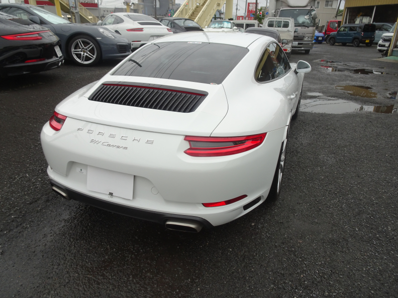 ポルシェ 911(Type991.2) カレラ　スポーツクロノパッケージ　右H　PDK　OPカレラS20インチホイール　シートヒーター　ALLレザーシート　純正ナビ　バックカメラ