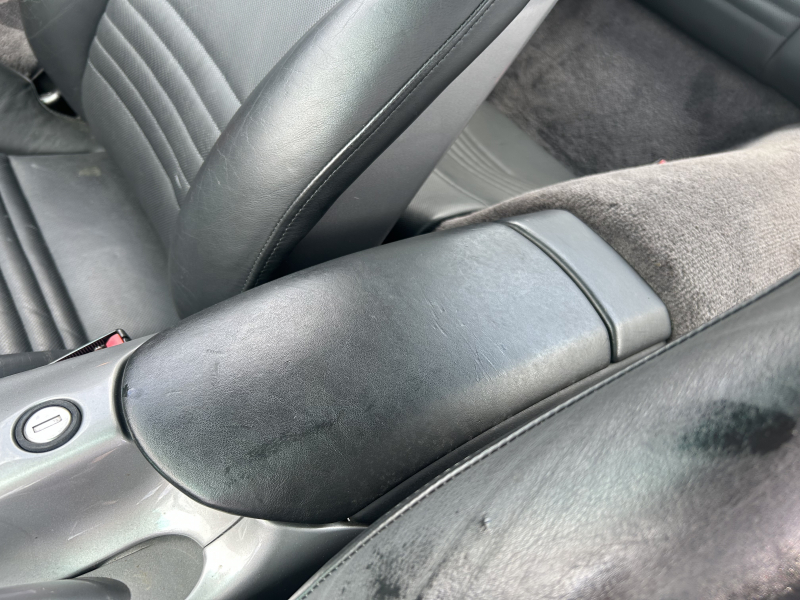 ポルシェ 911(Type996) カレラ　40thアニバーサリーエディション　左H  6MT　専用フロントバンパー、サイドスカート　ポリッシュ仕上げホイール　サンルーフ　シートヒーター